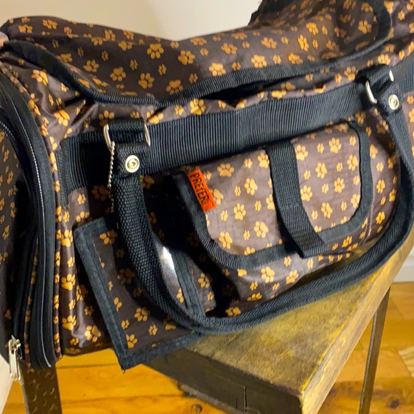 PREFER PETS duffel bag. Bought on Wayfair for $100. For dog or cat. Used once - Picture 2 of 11